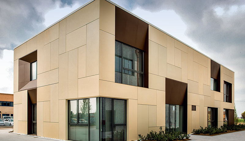 Облицовка фасада дома: какой материал лучше? - статья о применении строительных материалов от интернет-магазина «Стратегия и Паритет» Облицовка фасада дома: какой материал лучше?